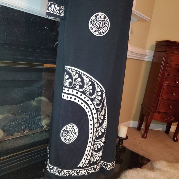 VINTAGE BLACK AND WHITE MAXI DRESS - Picture 5 of 8